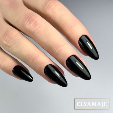 N° 153 – Black Legend – Vernis Semi-Permanent – Elyamaje