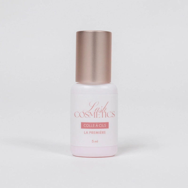Colle à cils - La première